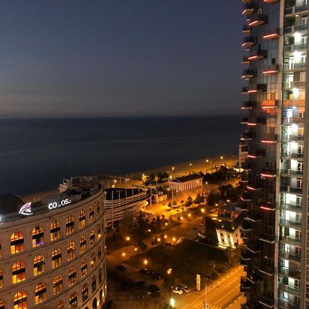 Black Sea Apartments Batumi Bagian luar foto