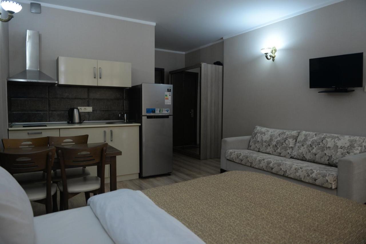 Black Sea Apartments Batumi Bagian luar foto