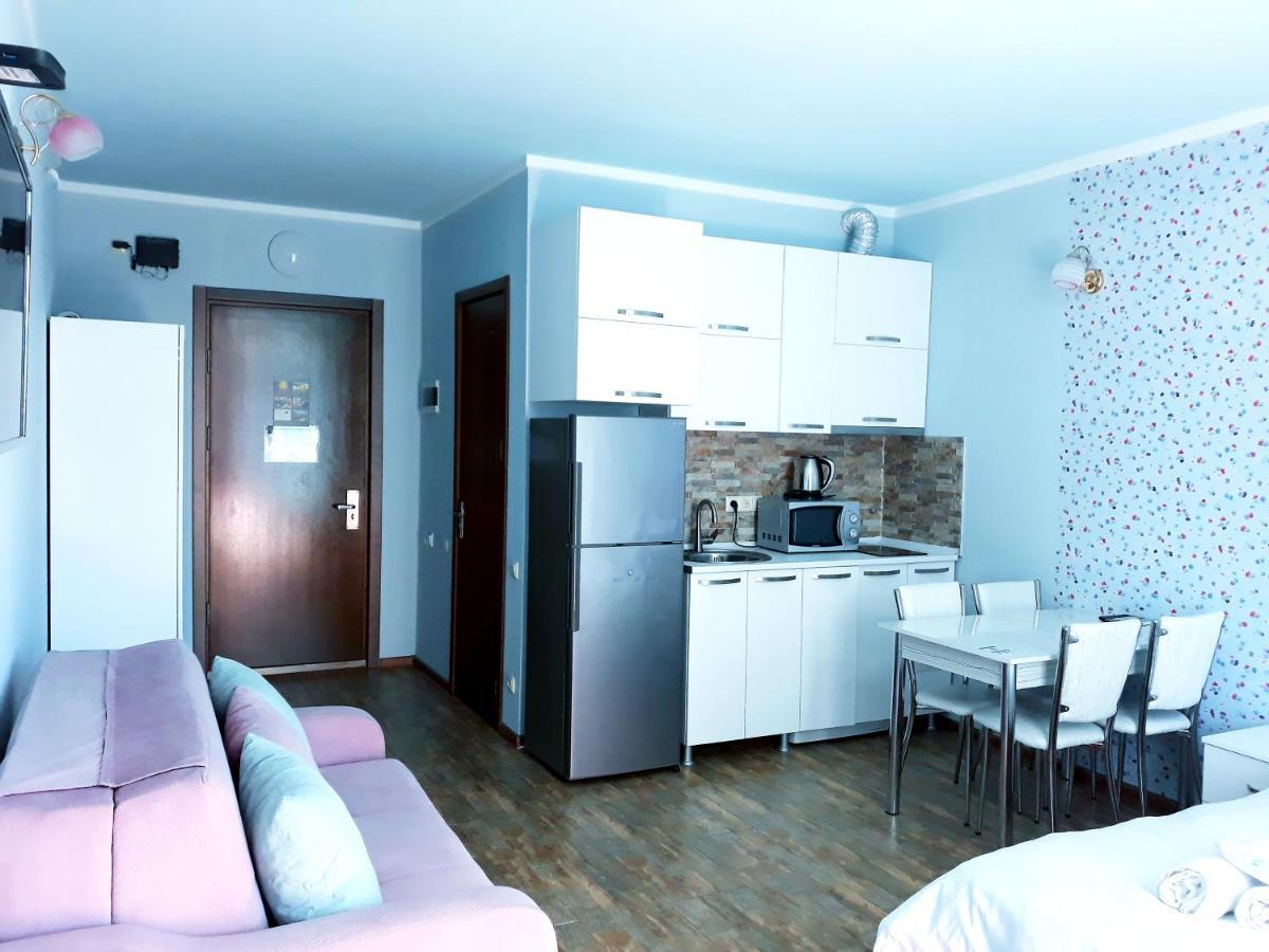 Black Sea Apartments Batumi Bagian luar foto