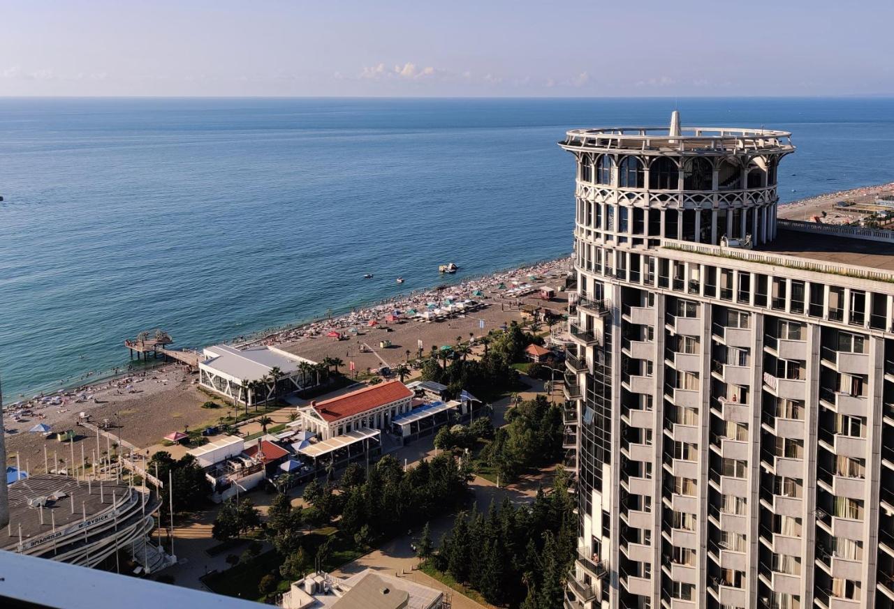 Black Sea Apartments Batumi Bagian luar foto