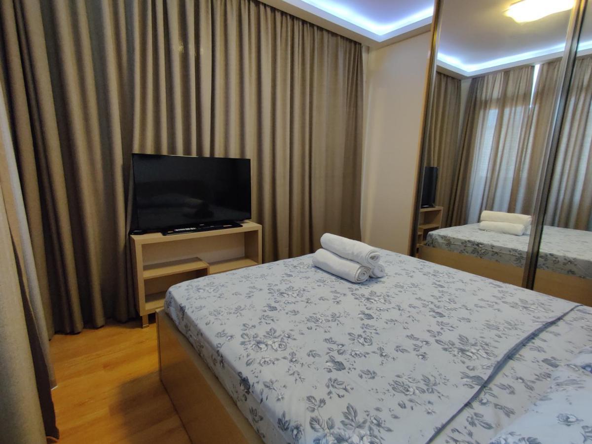 Black Sea Apartments Batumi Bagian luar foto